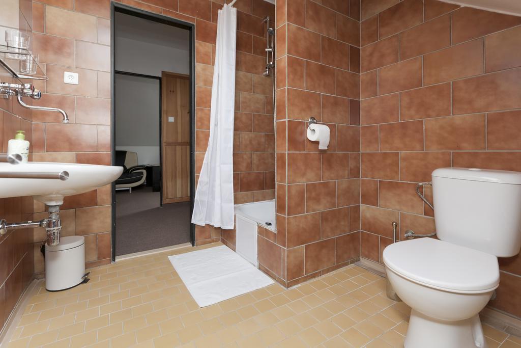 Oneman Hostel Прага Номер фото
